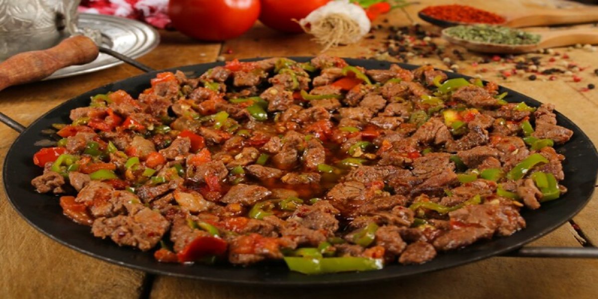 Çoban Kavurma+Pirinç Pilavı+Mevsim Salata