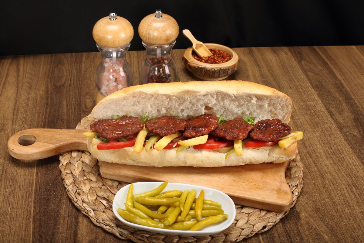 Ekmek Arası Köfte